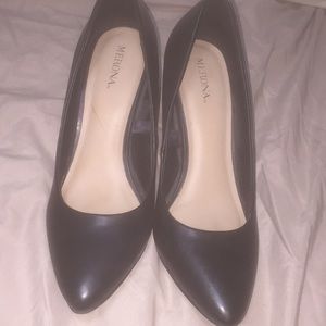 Black point toed heels